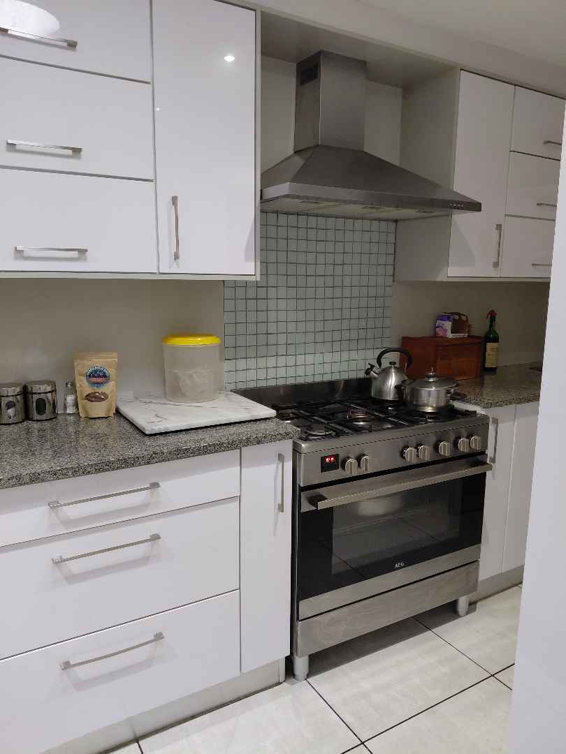 To Let 4 Bedroom Property for Rent in Welgelegen Western Cape